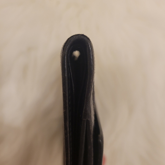 Gucci Bi-Fold Wallet with Snap Closure - Picture 8 of 12